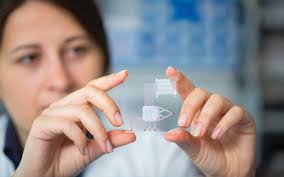 Microfluidic chips: Lab-on-a-chip cell culture for metabolomics