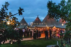 Sami Tipi 5 Giant Hat Tipi Wedding Images By Smd Photography Tipi Wedding Tipi Wedding Decor Marquee Wedding