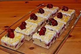 Kirsch Eierlikor Blechkuchen Mit Schmand Sahne Von Superkirst Chefkoch Rezept Kuchen Kuchen Und Torten Rezepte Kuchen Und Torten