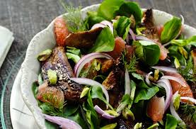 Ingrédients (2 personnes) 6 aiguillettes de canard gras 2 courgettes moyennes 1 oignon jaune 2 cuillères à soupe de miel 1 cuillère à soupe de vin y faire mariner les aiguillettes de canard pendant au moins une heure. Cuisiner Le Canard A La Plancha