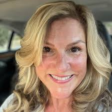 Corrina Holt's Instagram, Twitter & Facebook