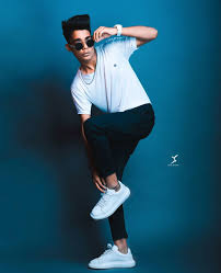 139 1k Likes 3 389 Comments ðð¨ð¡ð¢ð­ ðð¢ð§ð£ð®ð«ð¤ð Rohittt 09 On Instagram Reactionboi Photo Poses For Boy Photoshoot Pose Boy Travel Outfit A wide variety of editing photo background options are available to you, such as material, certification, and type. photoshoot pose boy