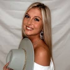 Layla Simmons (@layla.simmons21)