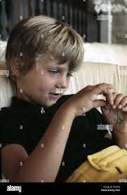EL PRINCIPE FELIPE DE BORBON EN EL PALACIO DE MARIVENT DE PALMA DE  MALLORCA. 1975. MALLORCA Stock Photo