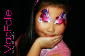 Annie Duval pink valentine eye design face painting