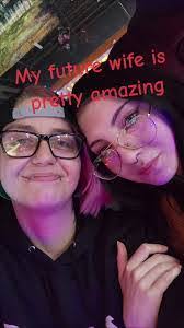 Amber Prall's Instagram, Twitter & Facebook