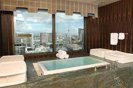 Caesars Palace Spa Suite Is One Of The Best Hotel Suites In Las Vegas Las Vegas Suites Vegas Hotel Rooms Caesars Palace Las Vegas