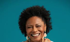 De ator a apresentador: Alexandre Henderson fala da sua trajetória na Globo  e relação com o Rio