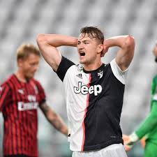 Matthijs de ligt is the brother of wouter de ligt ( afc amsterdam u21 ). Juventus Turin Matthijs De Ligt Fallt Nach Schulter Op Drei Monate Aus