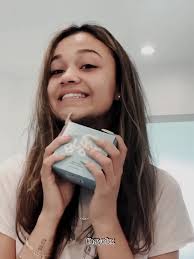 vir em uma entrevista que ela fala que umas das maiores insegurança dela e  o nariz dela, se ela soubesse que o nariz dela é uma das coisas mais linda  que tem tudo nela e perfeito.#madisonbailey ...