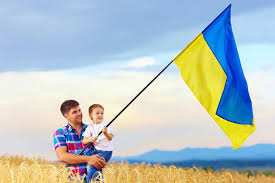На загальнодержавному рівні свято встановлено указом президента україни леоніда кучми № 987/2004 «про день. Ukrayina Vidznachaye Den Derzhavnogo Prapora Glavkom
