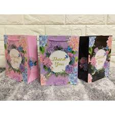 Penggunaan kantong pelastik yang menyisakan sampah pelastik berlebihan. Paper Bags Gift Bags Goodies Bags Beg Kertas Beg Kertas Murah 10pcs Shopee Malaysia