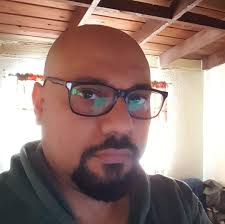 How do male Klingon scientists exist in Star Trek?