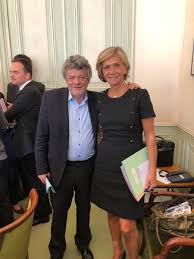 Paris match expliquait que celle qui est sa femme depuis dix ans l'a protégé de la meilleure façon qui soit. Valerie Pecresse En Twitter Merci A Jean Louis Borloo Venu Plancher Devant Les Maires D Ile De France Sur Les Priorites Des Quartiers Populaires Il Est Pour Nous Une Vraie Source D Inspiration Regionsolidaire Https T Co 4cdd9d7asn