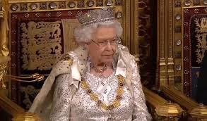 La regina elisabetta ii ha poteri speciali che noi umani non possiamo neanche immaginare. Regina Elisabeta A Ii A A Marii Britanii Nu A Respectat TradiÅ£ia Si A Purtat In Parlament O CoroanÄƒ Mai UsoarÄƒ Hotnews Mobile