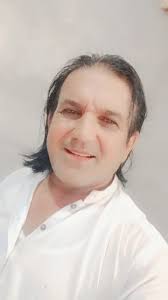 Hi I'm Single 55 years old looking for a series friendship and then  relationship I'm Lewis