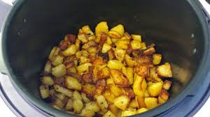 Pomme De Terre Saute Au Paprika Pomme De Terre Rouge Paprika Huile D Olive Beurre 1 2 Sel Eplucher Et Pommes De Terre Sautees Pomme De Terre Recette Pomme