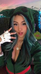 🟣LIVE! Cosplay stream! 🔗twitch.tv/vibeyvee