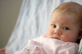 Image result for ‫طفل رضيع يرى‬‎