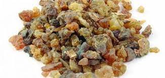 يستخدم الحرمل لعلاج العديد من الحالات الصحية بما في ذلك الباركنسون، الألم، عدم انتظام الدورة الشهرية، انتشار الدودة الشريطية وغيرها. Ø¨Ø®ÙˆØ± Ø§Ù„Ø­Ø±Ù…Ù„ Ù„Ù„Ø²ÙˆØ§Ø¬ ÙˆØ§Ø­Ø¯Ø© Ù…Ù† Ø§Ù„Ø§Ø³ØªØ®Ø¯Ø§Ù…Ø§Øª Ø§Ù„Ø¹Ø¯ÙŠØ¯Ø© Ù„Ù‡Ø°Ù‡ Ø§Ù„Ø¹Ø´Ø¨ÙŠØ© ÙˆÙ„Ù… ÙŠÙƒÙ† Ø§Ø³ØªØ®Ø¯Ø§Ù… Ø§Ù„Ø­Ø±Ù…Ù„ÙˆÙ„ÙŠØ¯