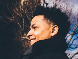 Leslie Caswell's Instagram, Twitter & Facebook