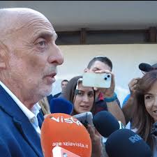 Emma Marrone trascorre il Natale nella caserma dei Vigili del Fuoco di  Piacenza: "Mio fratello è in servizio ma si sta insieme"