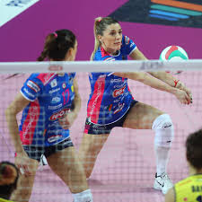 She is best known for being a volleyball player. Volley Femminile Serie A1 Francesca Piccinini Torna In Campo Pmg Sport