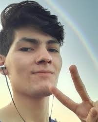 Daniel Leiss's Instagram, Twitter & Facebook