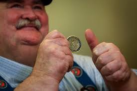 Greitens pays visit to Mexico veterans home