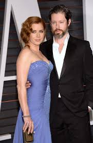 She went on to guest star in a variety of television shows, including that '70s show, charmed, buffy the vampire slayer, and the office, and also appeared in minor film roles.in 2002, she had her first major role in steven spielberg's biographical crime drama catch me if you can. Schauspielerin Amy Adams Hat Geheiratet Vorarlberger Nachrichten Vn At
