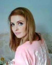 Amy Blowers's Instagram, Twitter & Facebook