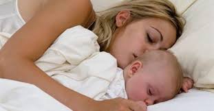 Nezaposlen parček prosi za donacije, da bi lahko otrokom kupila darila, a  obstaja zanka!