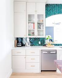 Happy Saturday A Shot Of The Oakdalemodern Kitchen Refresh To Brighten Your Feed We Kept Th With Images Herringbone Tiles Kitchen Herringbone Tile House Tiles