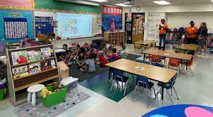 Angela Dillman (@MrsDillmanK)