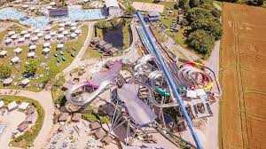 Die starthöhe der rutsche liegt bei 19 metern, sie ist 67 meter lang und der gast erreicht bis zu 72 stundenkilometer. Big Wave In Der Therme Vor Eroffnung