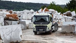 .location de camion benne et de camion de chantier ainsi que la gestion de déchets de chantier. Volvo Trucks Fait Evoluer Son Camion D Activite De Chantier Le Plus Robuste Volvo Trucks