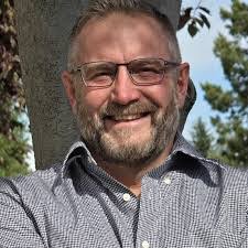 Paul Moffat's Instagram, Twitter & Facebook