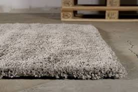Der preis bezieht sich auf einen teppich. Moderner Glanzender Hochflor 70 X 140 Cm Taupe Shaggy Teppich Uni Einfarbig Ancona Teppich Traumshop De