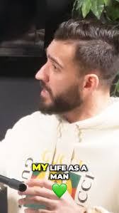 Shawn Calder's Instagram, Twitter & Facebook