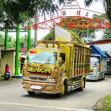 Truk gandeng oleng sampai angkat ban. Reposted From Muhammadkemal17 Yang Senior Yang Memimpin Galeritrukmbois Galeri Truk Mbois Media Photos Vide Konsep Mobil Mobil Modifikasi Desain Decal