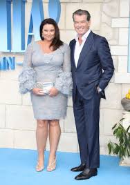 Tragically, pierce's daughter charlotte died in 2013 at the age of 41, from the same cancer that claimed her mother. Pierce Brosnan And Wife Keely Shaye Smith Flaunt Beach Bods On Vacation Together Celebrity Couples Pierce Brosnan Famous Couples