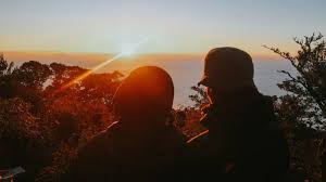 Terimalah hadiah sederhana dariku, ucapan selamat siang yang dibungkus dengan ketulusan, diikat dengan kepedulian, dan disegel dengan doa untuk menjagamu agar tetap semangat bekerja serta. 42 Ucapan Selamat Siang Romantis Buat Pacar Dan Sahabat