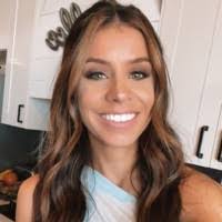 Danielle Gross's Instagram, Twitter & Facebook