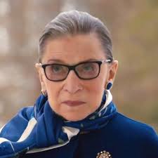 Kadınsanız mücadeleniz hiç bitmiyor. Doğar doğmaz sadece cinsiyetinizden  ötürü yenik başladığınız konular var. Hele gelişmekte veya gelişmemiş  toplumların bir üyesi iseniz vay halinize 😌 Kendinizi göstermek,  ispatlamak, eşit değil ama temel haklarınızı