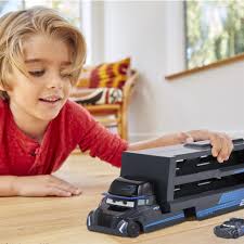 Disney Cars Jackson Storm Transporter + Mini Auto