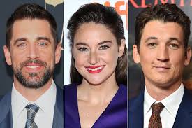 Shailene woodley and aaron rodgers can be seen cuddling in new images from their romantic. Shailene Woodley Aaron Rodgers And Miles Teller Vacation In Hawaii People Com