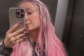 Red Lipstick Monster przetestowała viralowe "rzęsy w płynie" od Mary Kay.  Efekt to totalne zaskoczenie