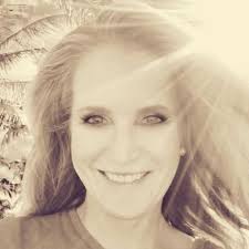 Laurie LaNel Nolan (@A330Girl)