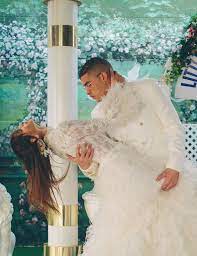 As of 2021, bad bunny is possibly single. Bad Bunny And Galore S Fantasy Wedding Whats Next In 2019