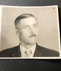 This beautiful lady is my fathers aunt Mária (Mary) Padalik who moved to  Philadelphia from Kaľamenová, Slovakia in around 1900. Her husband was  Stephen born in Bánová, Slovakia. Both were Slovaks searching